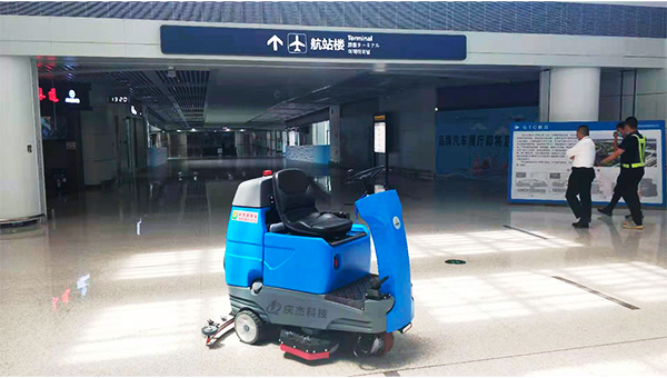 扫地车厂家-清扫车厂家-青岛新机场使用AG九游会登录个人中心驾驶式洗地机