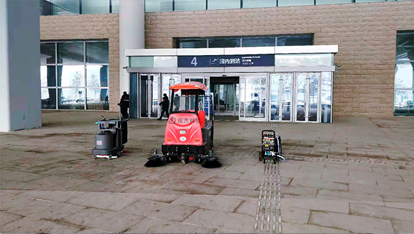扫地车厂家-清扫车厂家-机场使用AG九游会登录个人中心驾驶式洗地机